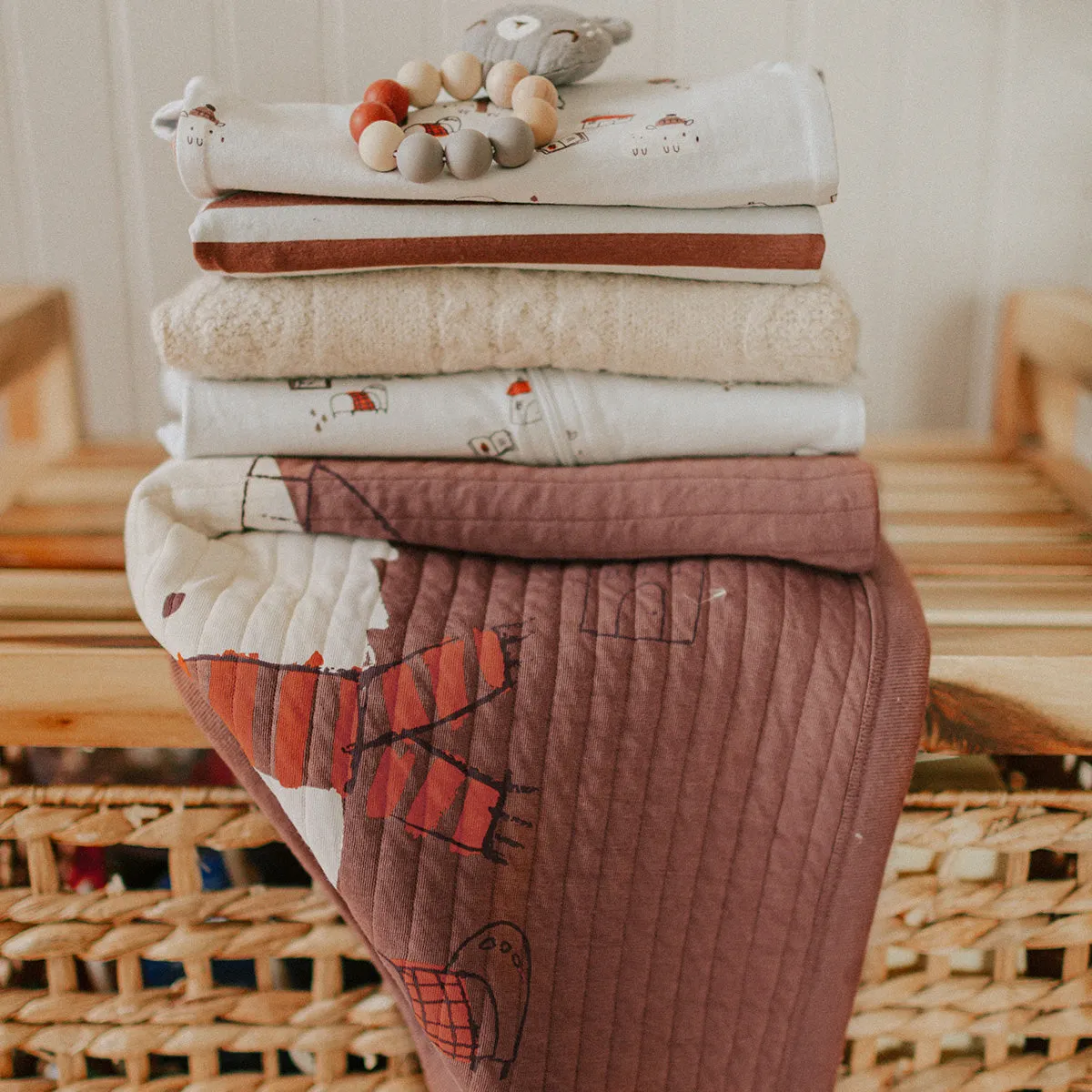 Couverture brune en jersey matelassée, naissance || Brown blanket in quilted jersey, newborn