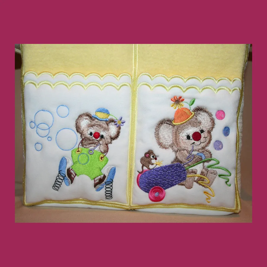 Fuzzy Tote 08 at the Circus