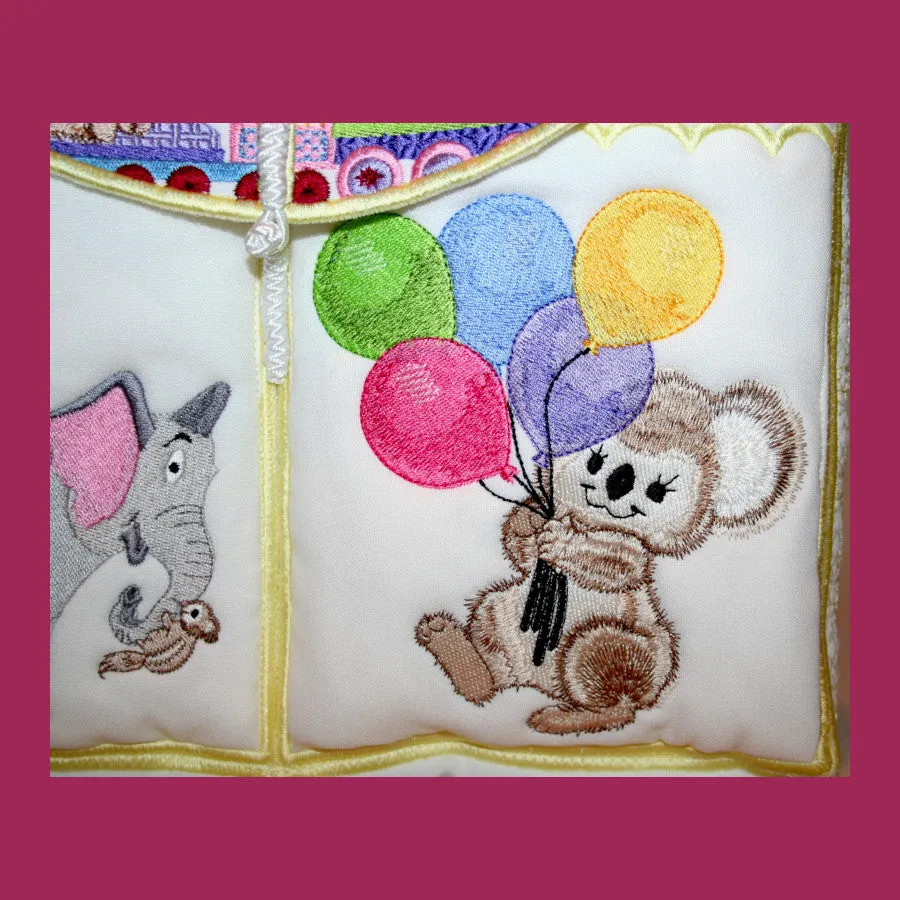 Fuzzy Tote 08 at the Circus