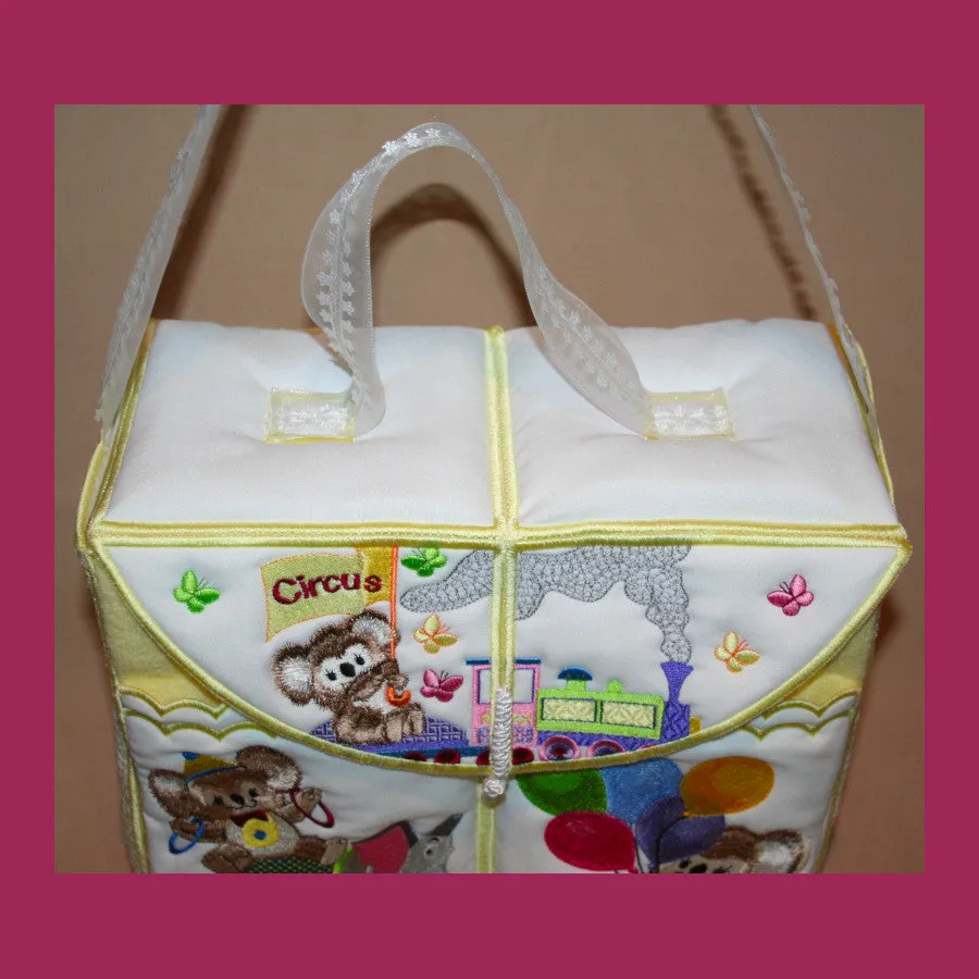 Fuzzy Tote 08 at the Circus