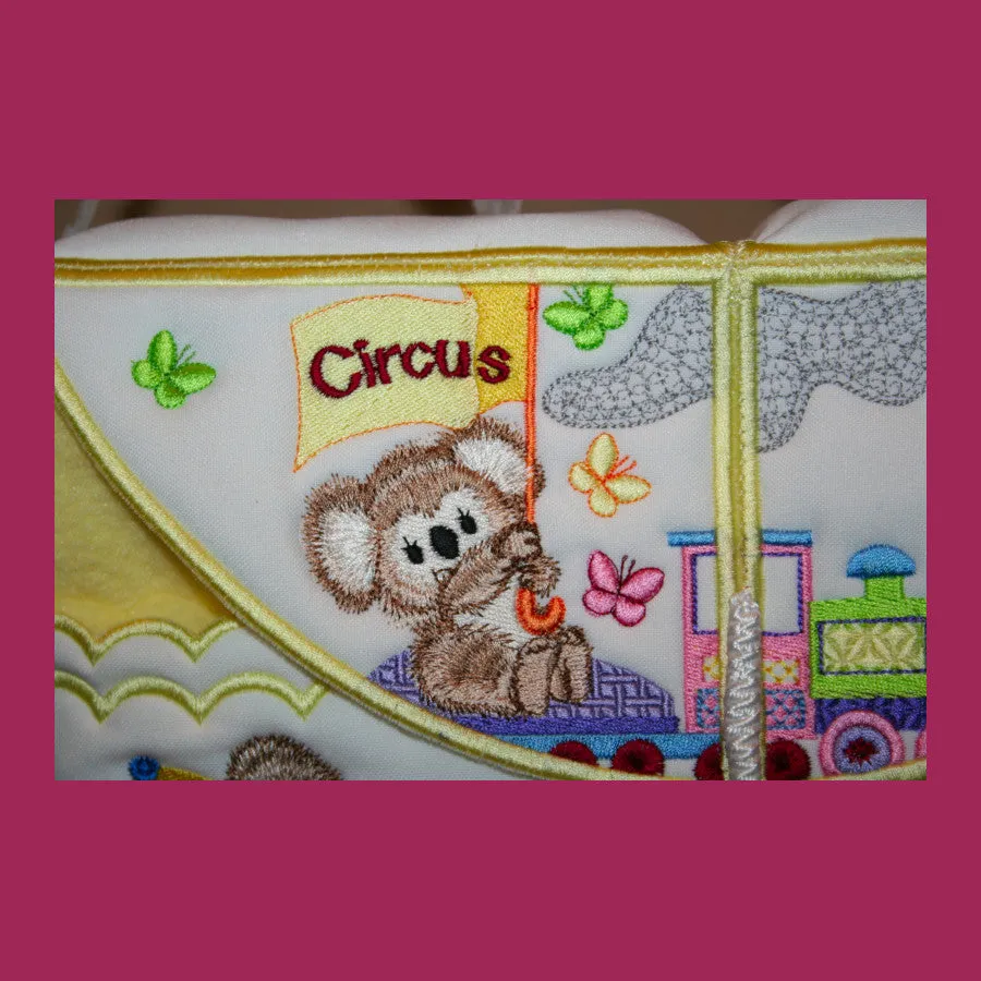 Fuzzy Tote 08 at the Circus