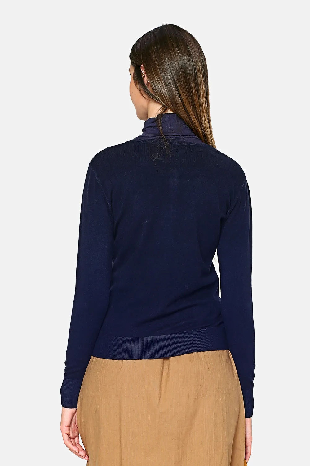 Long-sleeved buttoned V-neck cardigan