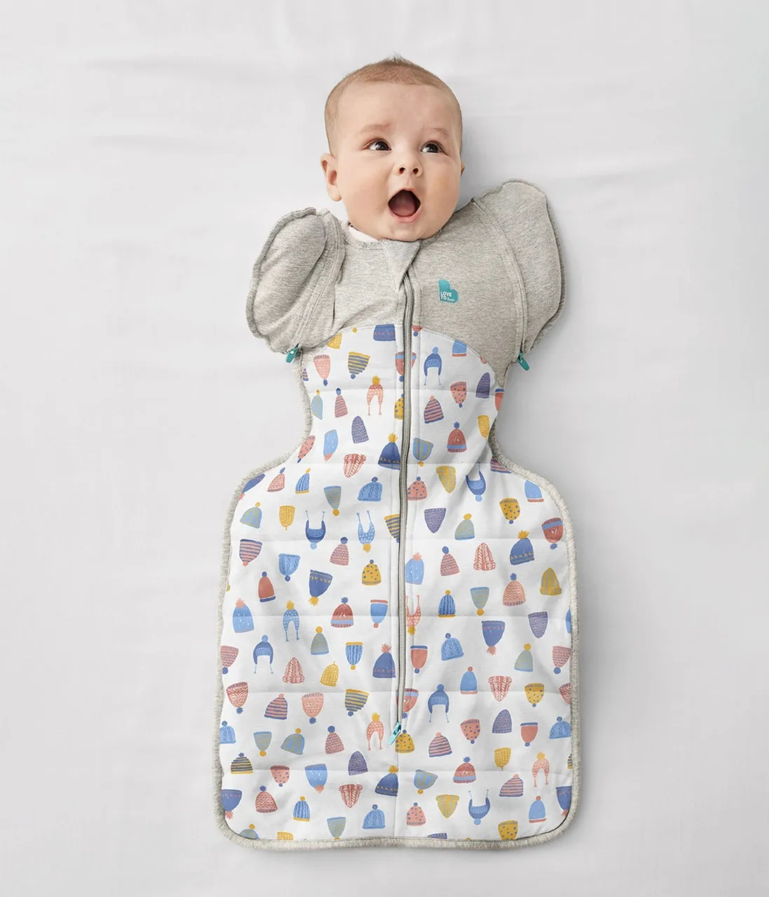 Love to Dream Swaddle Up Transition Bag Warm 2.5 Tog Happy Hats Print White - Designer Collection