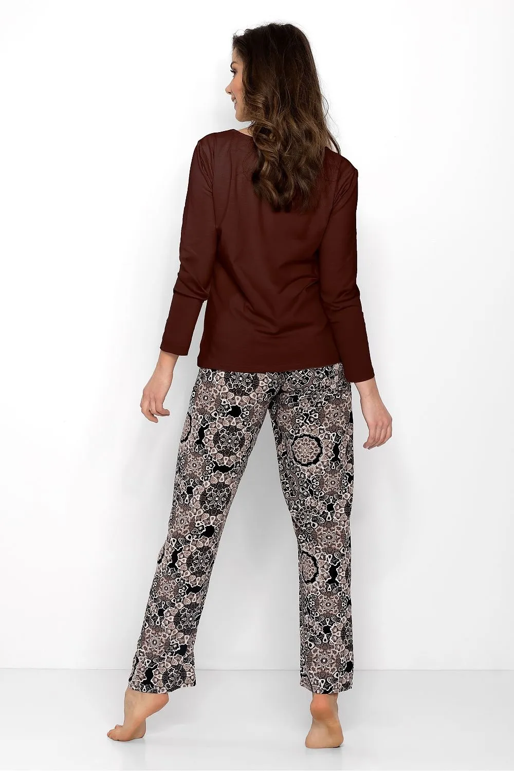 Momenti Per Me brown long-sleeved pajamas