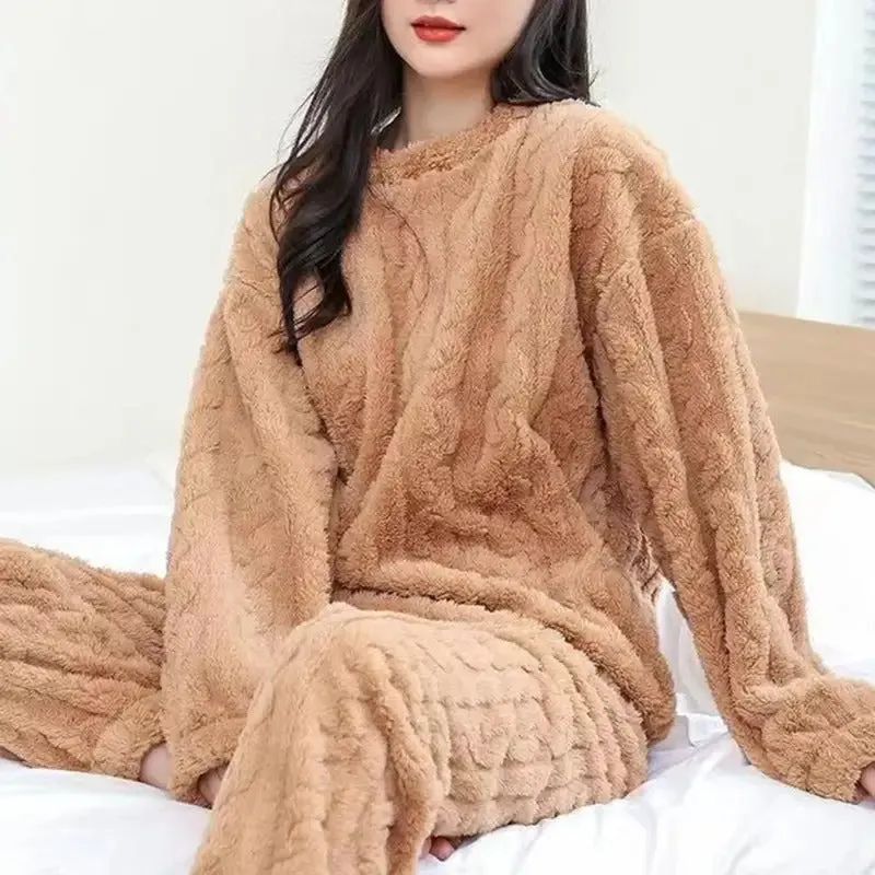 Stylish Crew Neck Pajamas Winter Pajama Set Stylish Comfortable Winter Pajamas Warm Plush 2-piece Sleepwear for Women for Autumn